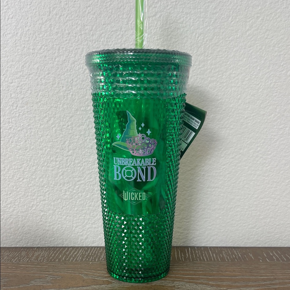 WICKED 💚🩷 Green Tumbler with Hat and Crown Design “Unbreakable Bond” NWT